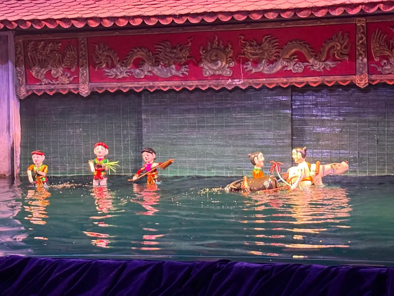 Un spectacle des marionnettes sur l’eau