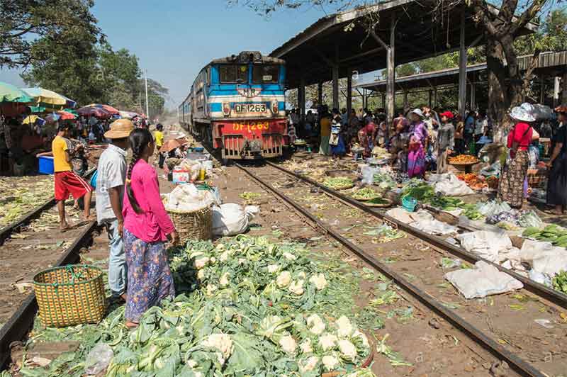 Train circulaire de Yangon