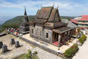 La station d’altitude de Bokor et l’ancienne église catholique