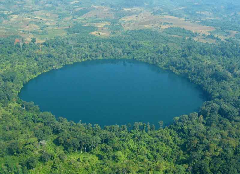 Le lac de Yeak Lom