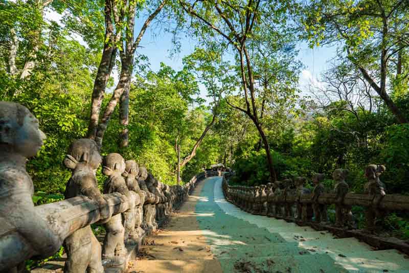 La montagne de Phnom Santuk