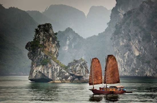 Baie d'Halong, un chef-d'œuvre sculpté par la nature