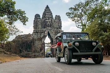 À la découverte des temples d’Angkor en Jeep vintage