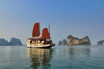 Croisière privée dans la baie d’Halong légendaire