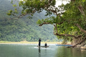 Balade sur le lac de Ba Be