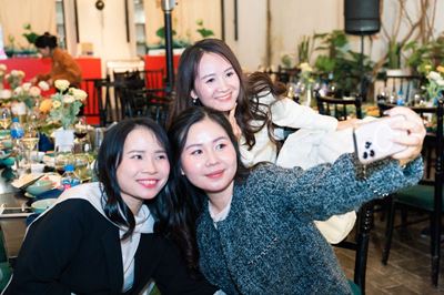 Dans la salle de fête