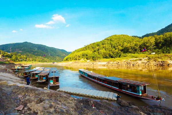 Balade en bateau, Pakbeng