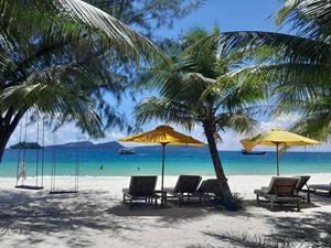 Koh Rong, un havre de paix entre sable blanc et eaux cristallines.