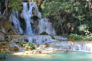 La magnifique chute d'eau à Kuang Si, Laos