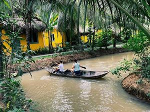 Balade en barque dans un lodge à Ben Tre
