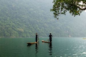 Balade en barque sur le lac