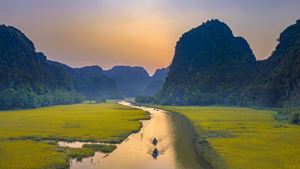 Vue panoramique de Tam Coc à Ninh Binh 