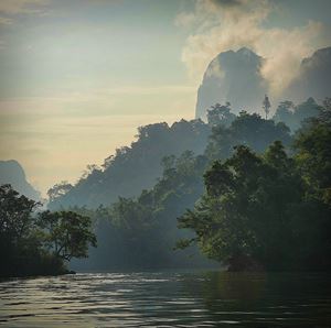 Paysages sauvages au lac Ba Be