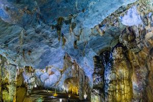 Découverte des grottes magnifiques