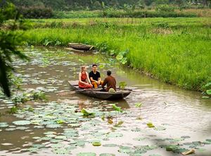 Balade en barque à Ninh Binh 